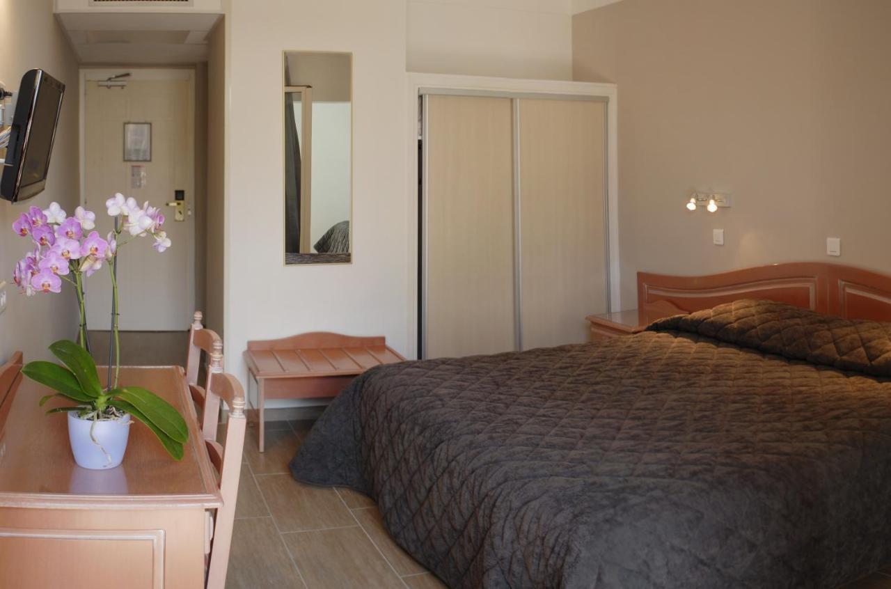 Hotel Les Eucalyptus Porto-Pollo Eksteriør billede