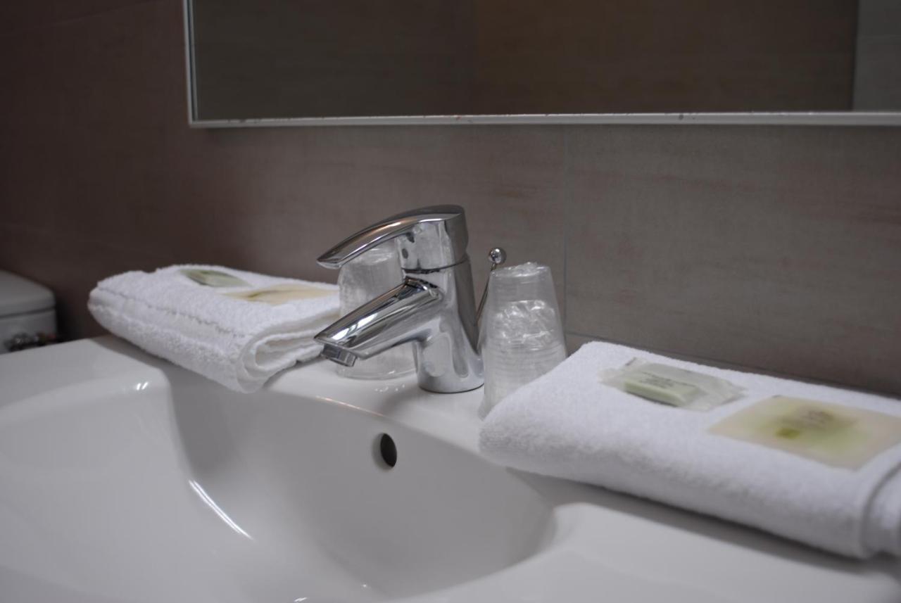 Hotel Les Eucalyptus Porto-Pollo Eksteriør billede