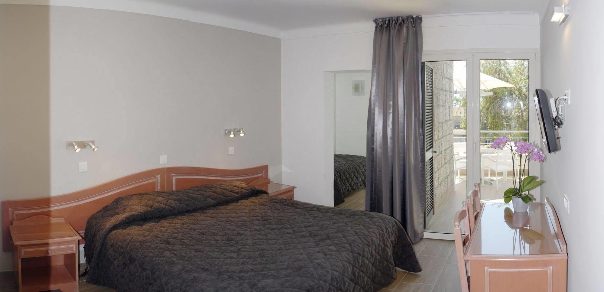 Hotel Les Eucalyptus Porto-Pollo Eksteriør billede